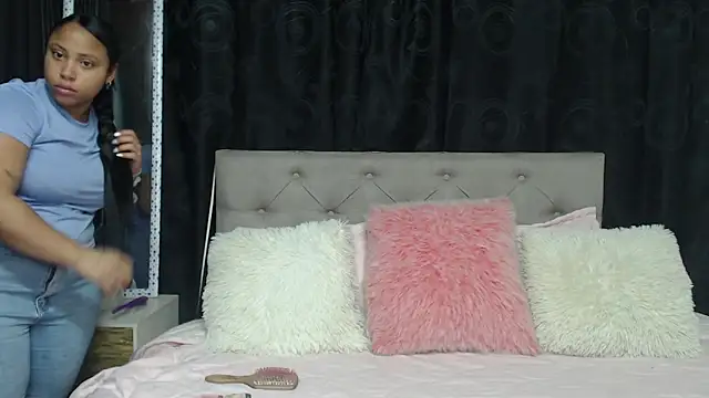 Snapshot of rebeka_kenye chatting on 17, 3, 2025 rebeka kenye online show from 17, 3, 2025