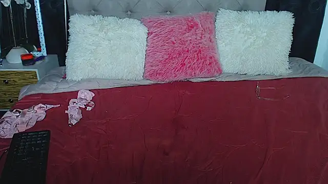 Snapshot of rebeka_kenye chatting on 23, 3, 2025 rebeka kenye online show from 23, 3, 2025