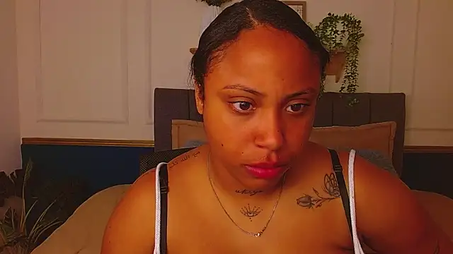 Snapshot of rebeka_kenye chatting on 4, 12, 2025 rebeka kenye online show from 4, 12, 2025