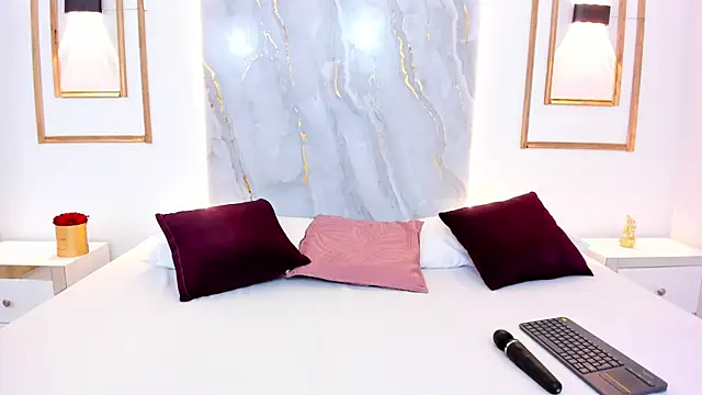 KylieGomeez online show from 25, 2, 2025