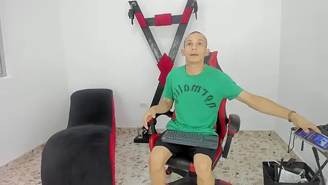 Isak Millan online show from 14, 10, 2025