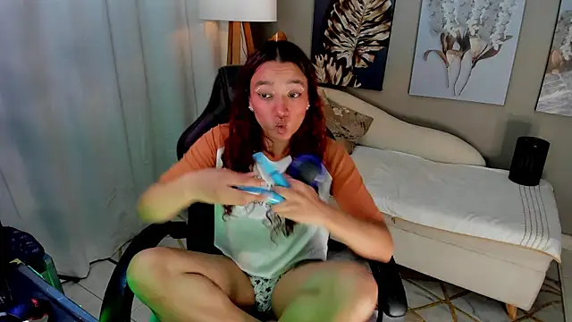 Snapshot of charlotte_bluee chatting on 8, 7, 2026 charlotte bluee online show from 8, 7, 2026