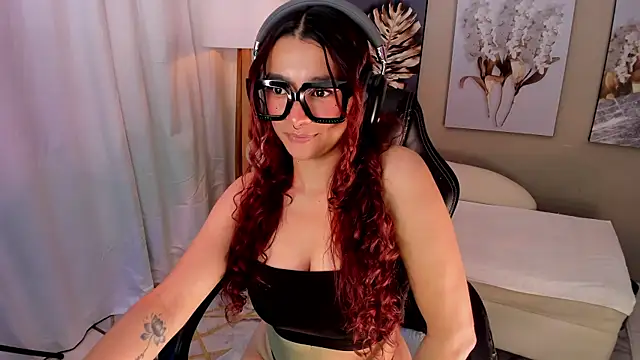 Snapshot of charlotte_bluee chatting on 10, 7, 2026 charlotte bluee online show from 10, 7, 2026
