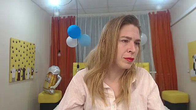 TessaDaybreak online show from 18, 9, 2025