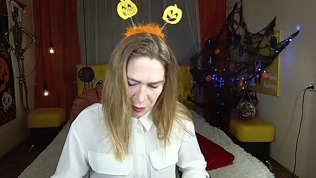 TessaDaybreak online show from 16, 10, 2025