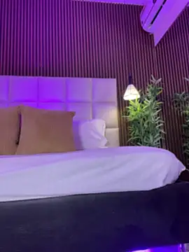 MelanieHillss online show from 5, 7, 2026