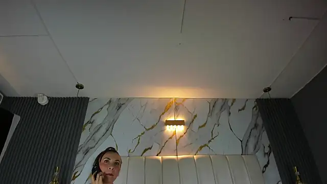 EvaMillins online show from 20, 12, 2025