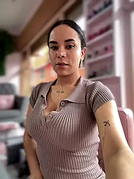 Snapshot of Naatalia chatting on 22, 9, 2025 Naatalia online show from 22, 9, 2025