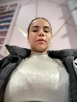 Snapshot of Naatalia chatting on 20, 10, 2025 Naatalia online show from 20, 10, 2025