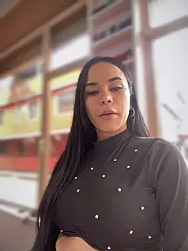 Snapshot of Naatalia chatting on 8, 11, 2025 Naatalia online show from 8, 11, 2025