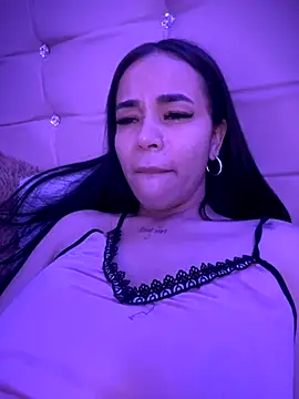 Snapshot of Naatalia chatting on 12, 11, 2025 Naatalia online show from 12, 11, 2025