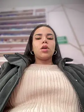 Snapshot of Naatalia chatting on 14, 11, 2025 Naatalia online show from 14, 11, 2025