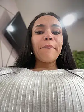 Snapshot of Naatalia chatting on 4, 12, 2025 Naatalia online show from 4, 12, 2025