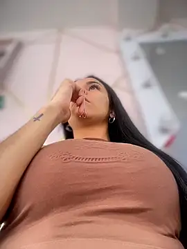 Snapshot of Naatalia chatting on 14, 1, 2026 Naatalia online show from 14, 1, 2026