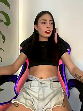 Snapshot of candycami19 chatting on 24, 9, 2025 candycami19 online show from 24, 9, 2025