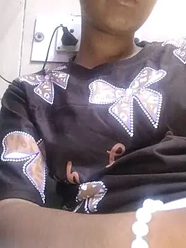 Snapshot of Aaradhna-hoy chatting on 10, 9, 2025 Aaradhna-hoy online show from 10, 9, 2025