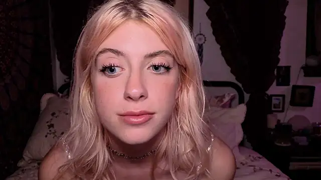 sinfulblonde1 online show from 9, 5, 2026
