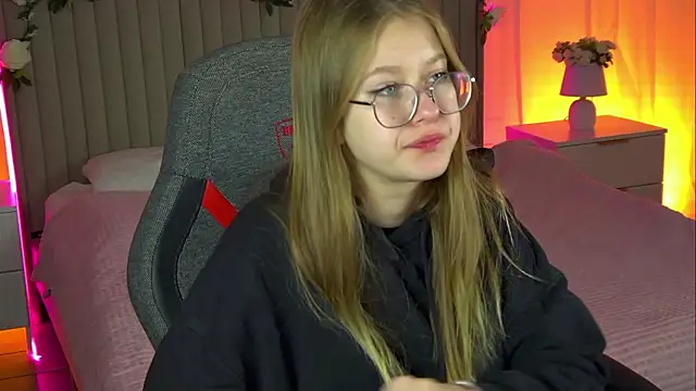 EveMundie online show from 18, 10, 2025