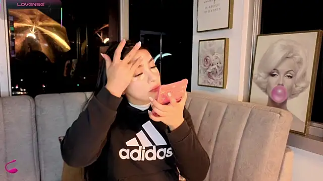 Ivanna West online show from 8, 1, 2026