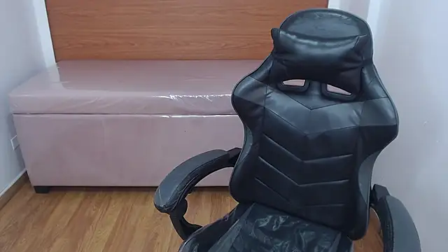 danatella a online show from 15, 1, 2026