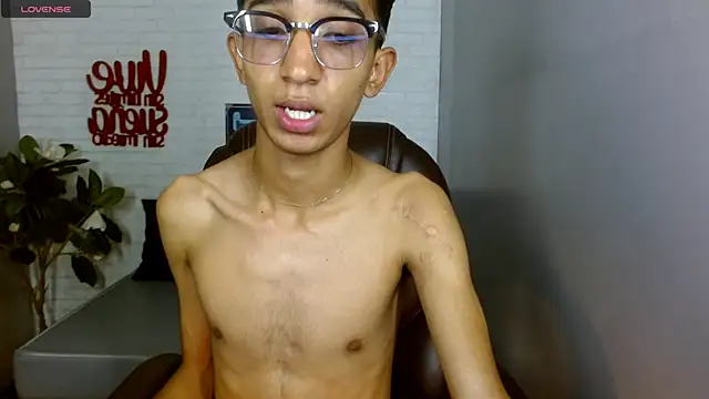 Snapshot of Martin_Linares chatting on 24, 2, 2025 Martin Linares online show from 24, 2, 2025