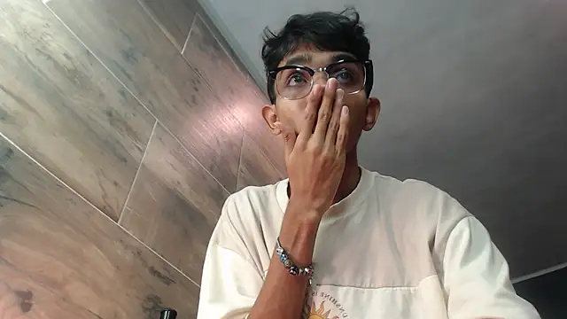 Snapshot of Martin_Linares chatting on 8, 3, 2025 Martin Linares online show from 8, 3, 2025