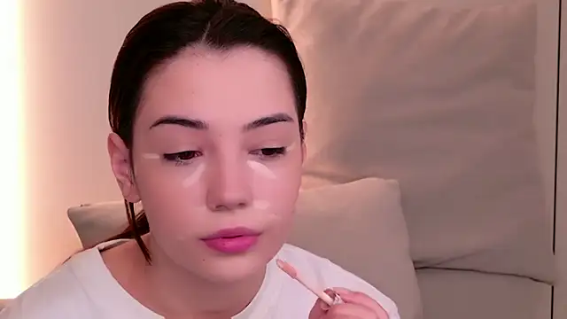 Alice Deleon online show from 9, 4, 2026