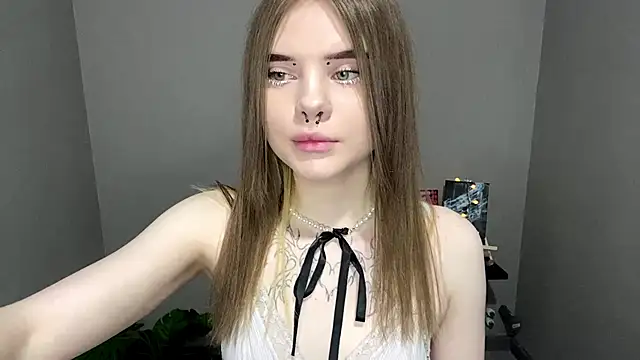 CarolinePepper online show from 8, 3, 2025