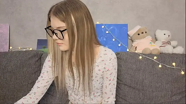 CarolinePepper online show from 3, 6, 2026