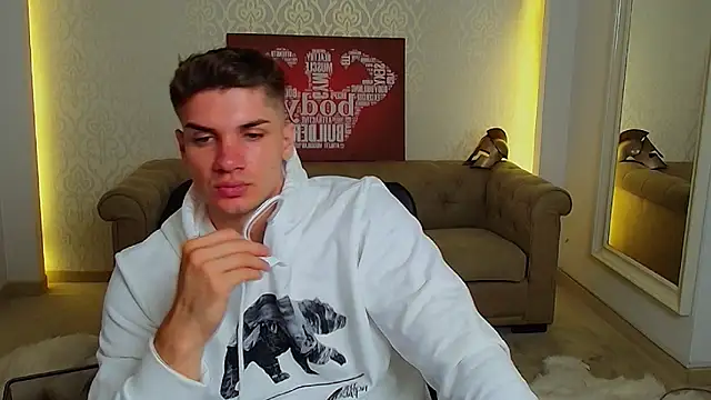 MaxKaiden online show from 17, 9, 2025