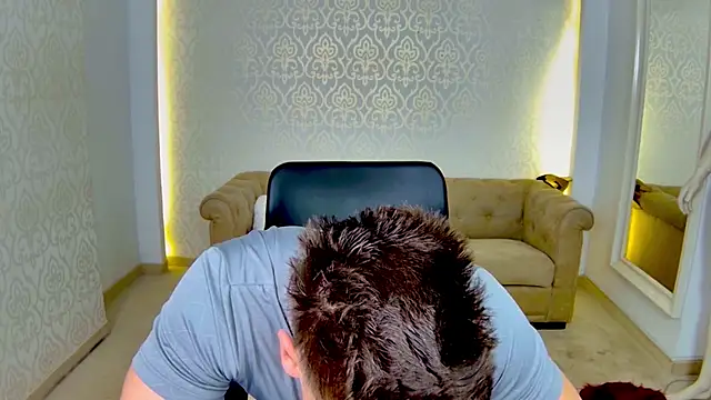 MaxKaiden online show from 15, 4, 2026