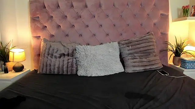 MaiaMini online show from 4, 3, 2025