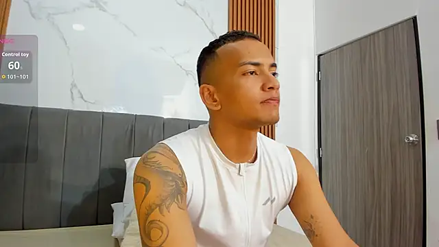 Rafa2004Cruz online show from 2, 10, 2025