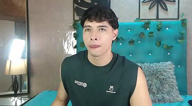 LiamAndrewzz online show from 18, 2, 2025