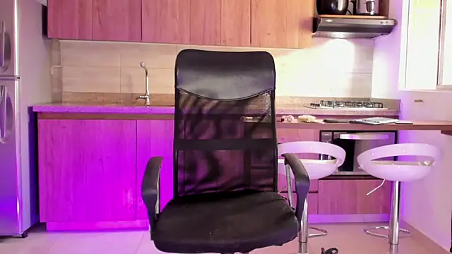 Snapshot of valeria__lewiis chatting on 23, 2, 2025 valeria  lewiis online show from 23, 2, 2025