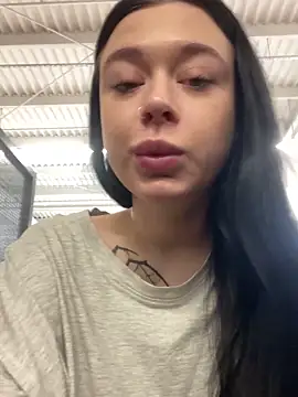 AlishaPrettyBlade online show from 5, 3, 2025