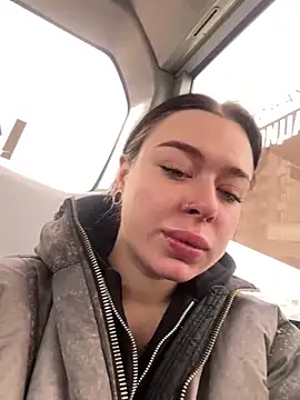 AlishaPrettyBlade online show from 16, 4, 2026