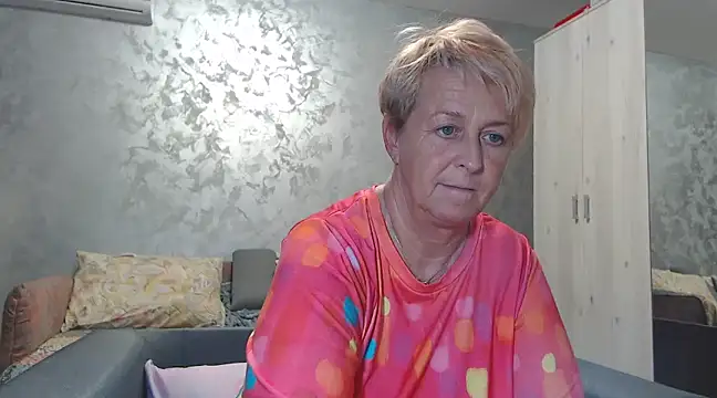 RosesandLillies online show from 2, 2, 2025