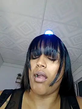 victoria roussee online show from 10, 11, 2025