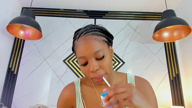 EmilyDiaaz online show from 17, 10, 2025