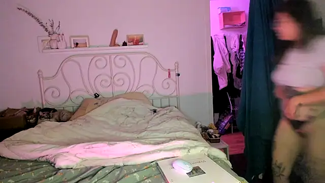 Snapshot of Rosiee69_ chatting on 27, 9, 2025 Rosiee69  online show from 27, 9, 2025