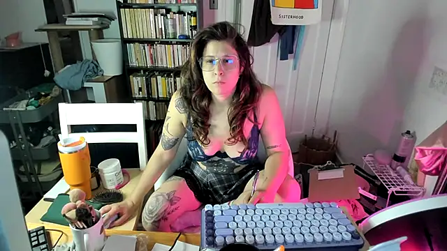 Snapshot of Rosiee69_ chatting on 28, 10, 2025 Rosiee69  online show from 28, 10, 2025