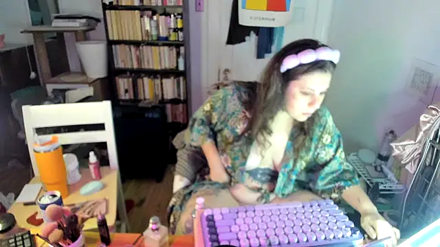 Snapshot of Rosiee69_ chatting on 2, 11, 2025 Rosiee69  online show from 2, 11, 2025