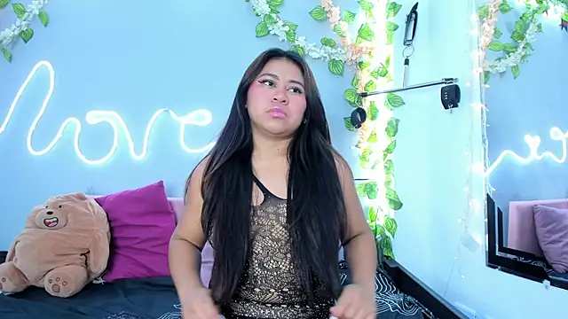 Luna Sommer online show from 5, 3, 2025