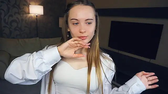 QuennaCoote online show from 28, 2, 2025