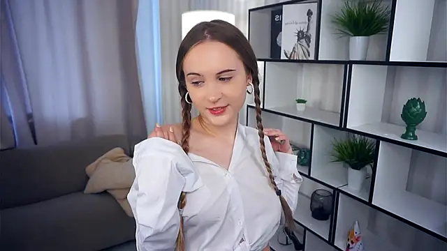 QuennaCoote online show from 11, 10, 2025