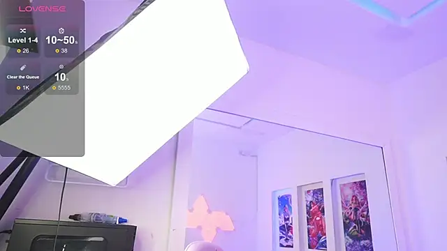 SaharaKramer online show from 28, 2, 2025