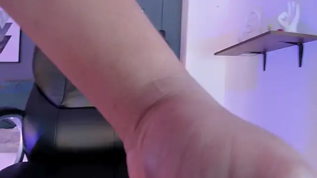 LianaSaez online show from 27, 2, 2025