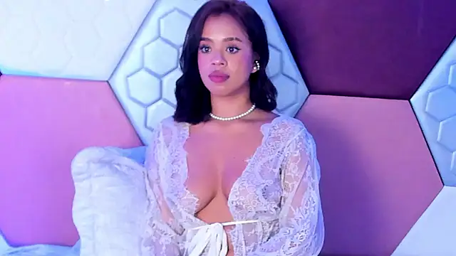 LiaHilton2 online show from 23, 2, 2025