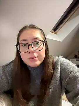 May Alisa online show from 8, 10, 2025